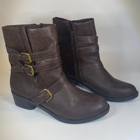 A.n.a brown ankle bootie faux leather Strappy buckle 7.5 zip up fall boots 7 1/2 - Picture 2 of 11